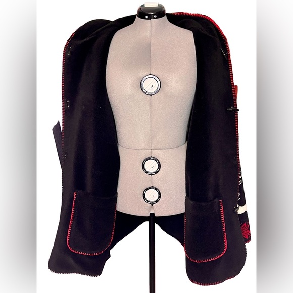 Denali Reversable After Ski Coat - Picture 6 of 8